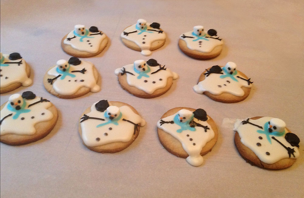 Melting snowmen sugar cookies